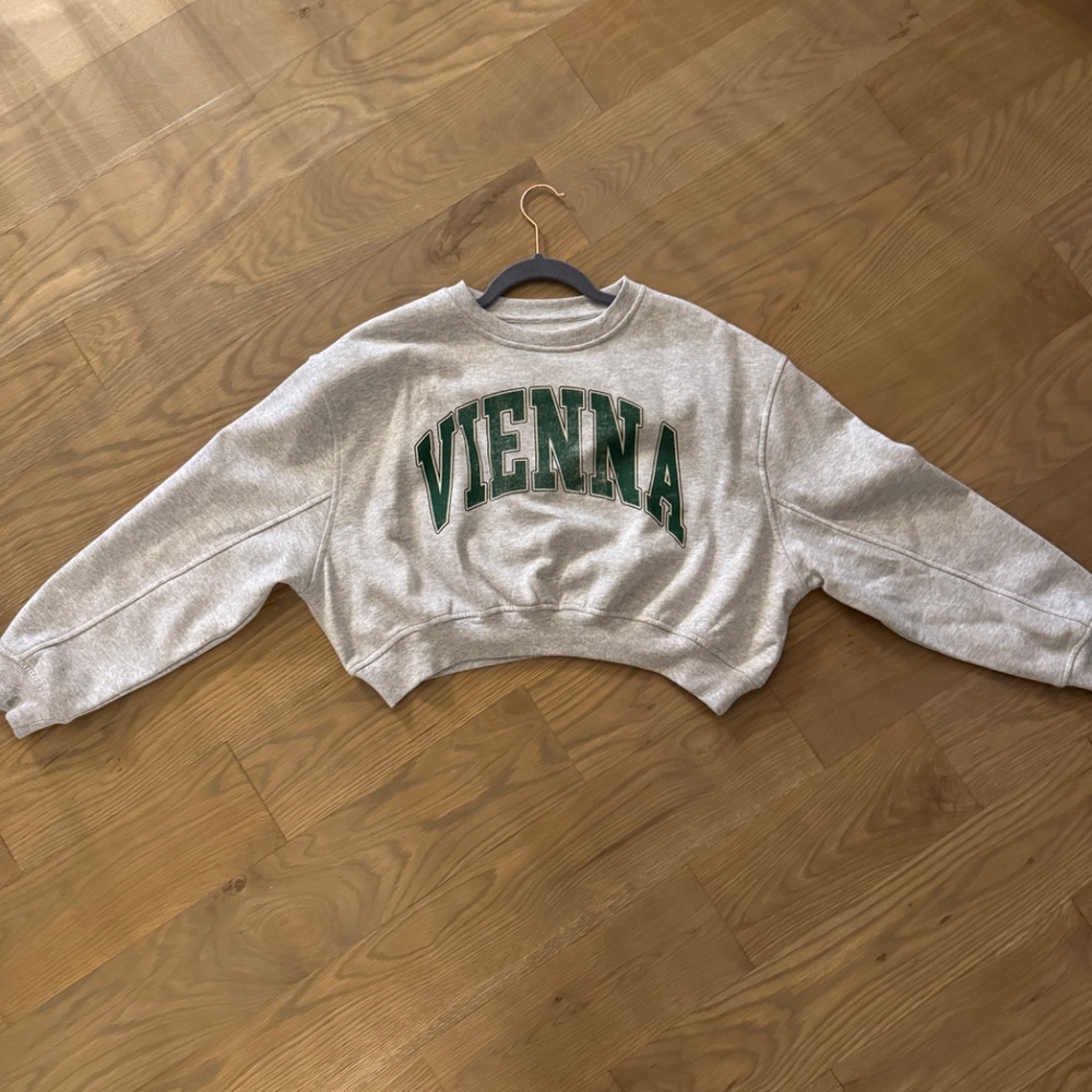 BDG Size Small Women's crop sweatshirt